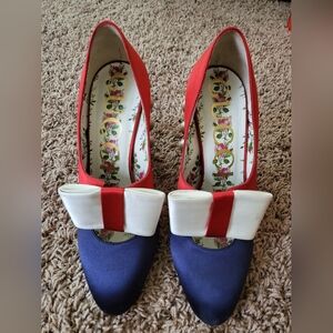 Womens Gucci Silk Satin Luna Bow Pumps